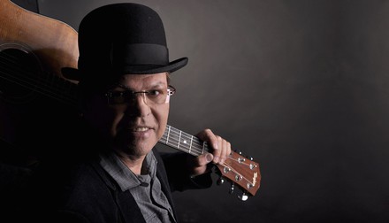 Gitarowo przez krainę łagodności - Jerzy Filar oraz goście 23 kwietnia w Stodole.