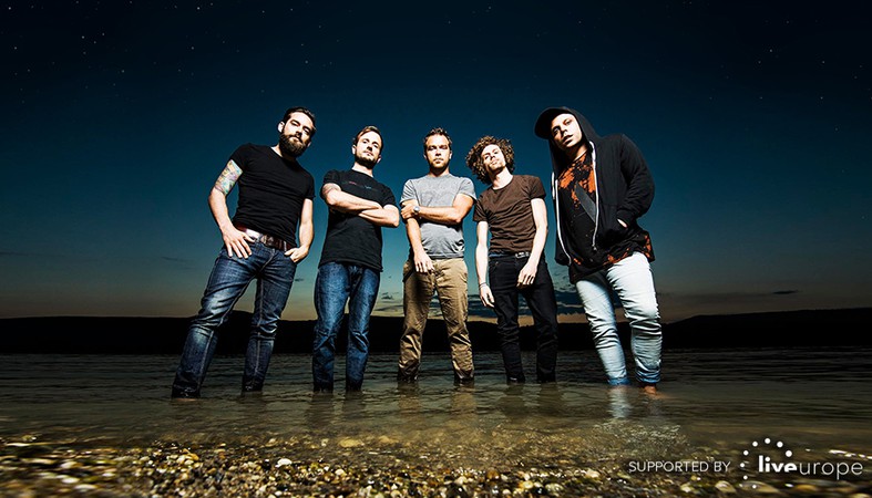 Shell Beach supportem Comy!