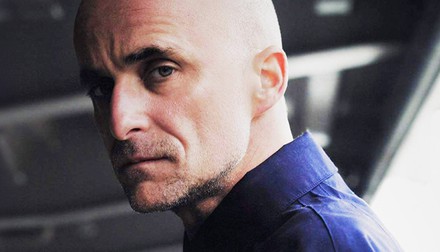 Kazimiernikejszyn 2024: Artur Rojek pierwszą gwiazdą nadchodzącej edycji festiwalu bez spinki!