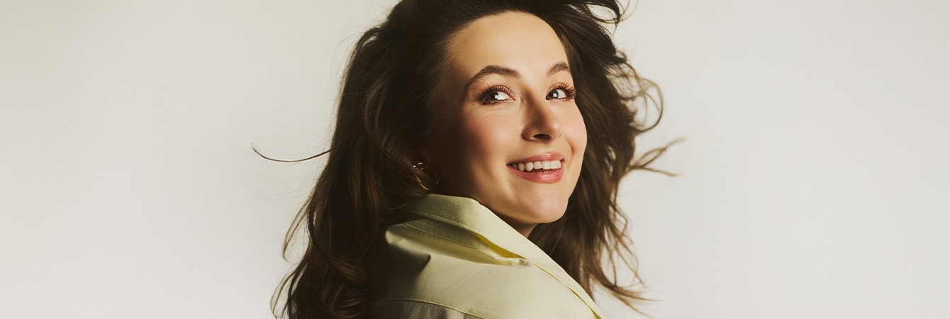 Nostalgia, która niesie do tańca – Kasia Sienkiewicz dołącza do składu XIII edycji Kazimiernikejszyn!