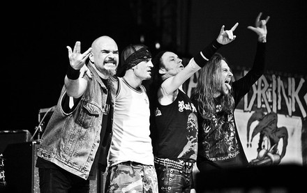 Acid Drinkers i Czesław Mozil - NOTHING ELSE MATTERS