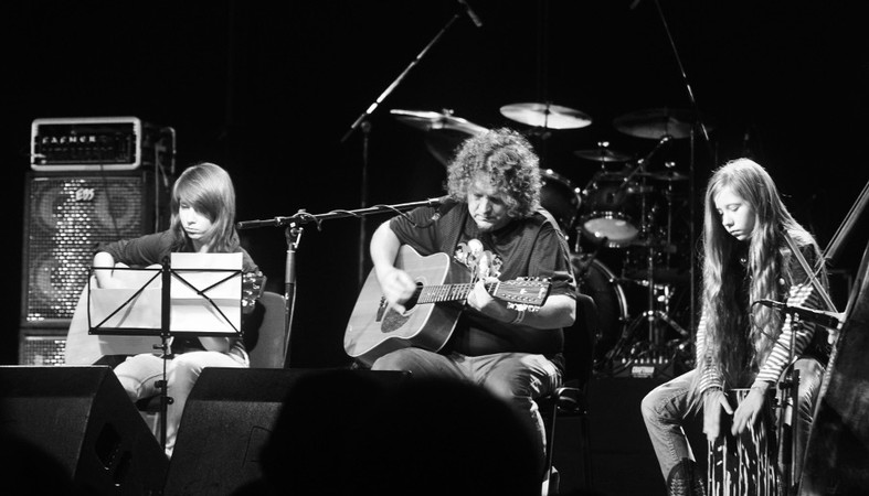 Support przed koncertem zespołu DŻEM!