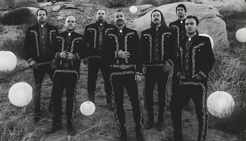 Mariachi el Bronx supportem Gogol Bordello!