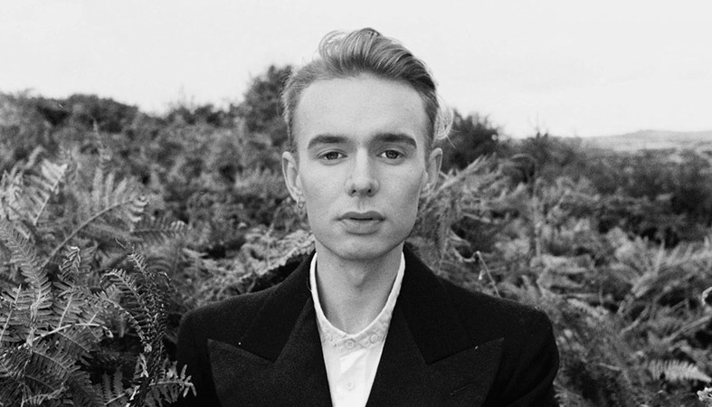 DOUGLAS DARE SUPPORTS FINK CONCERTS!