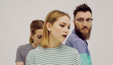 SISTER WOOD supportem BOKKI