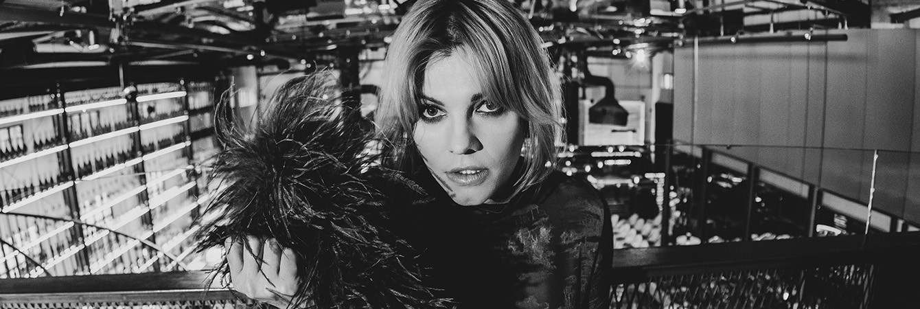 Ania Dąbrowska "SUBTELNIE"