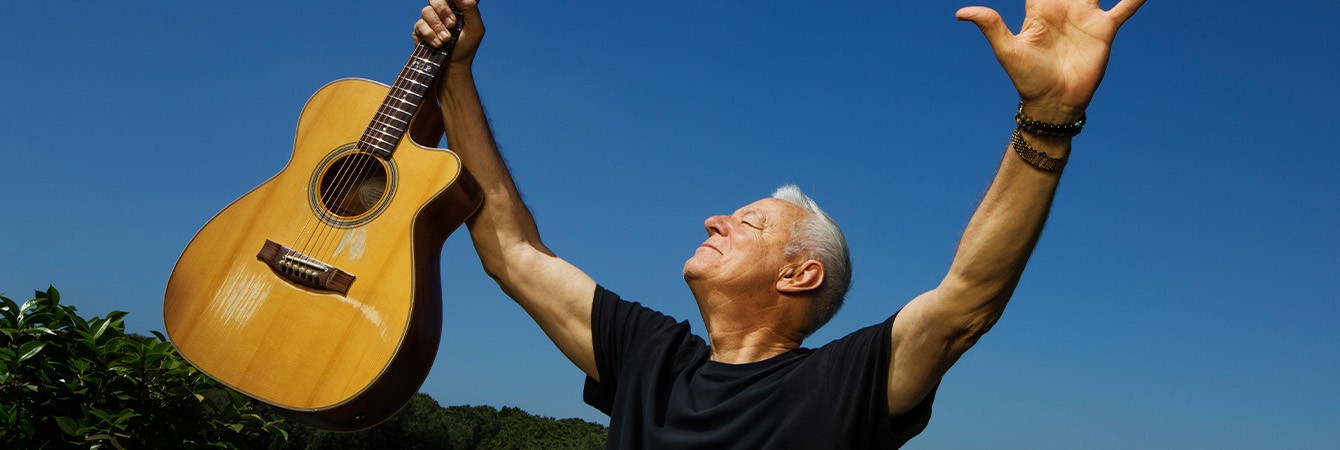 TOMMY EMMANUEL, CGP - LIVING IN THE LIGHT TOUR (WROCŁAW)