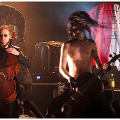 2009-04-16 Apocalyptica Jelonek fot. R.Nowakowski