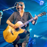 EDYTA BARTOSIEWICZ  2014-12-01