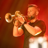 RAZ, DWA, TRZY - CZŁOWIEK CZASAMI SERCE OTWORZY 2023-04-23